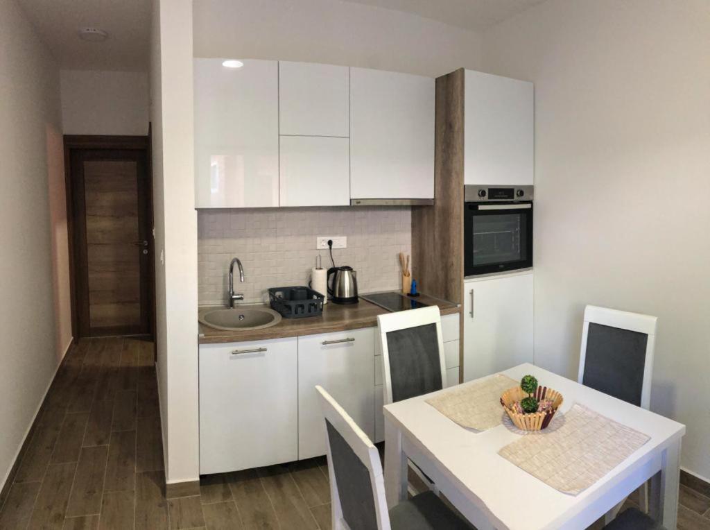 Apartmani Cupara Тиват Экстерьер фото